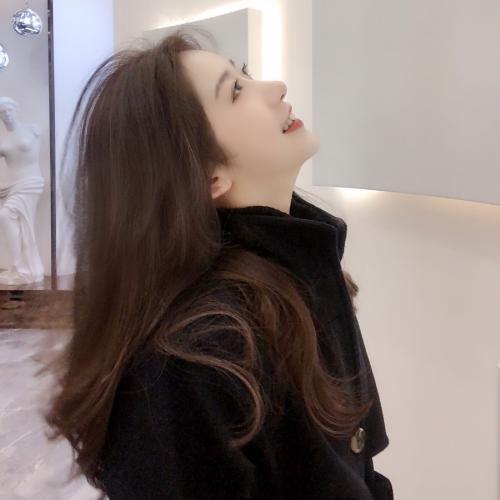 农场的绿色货车